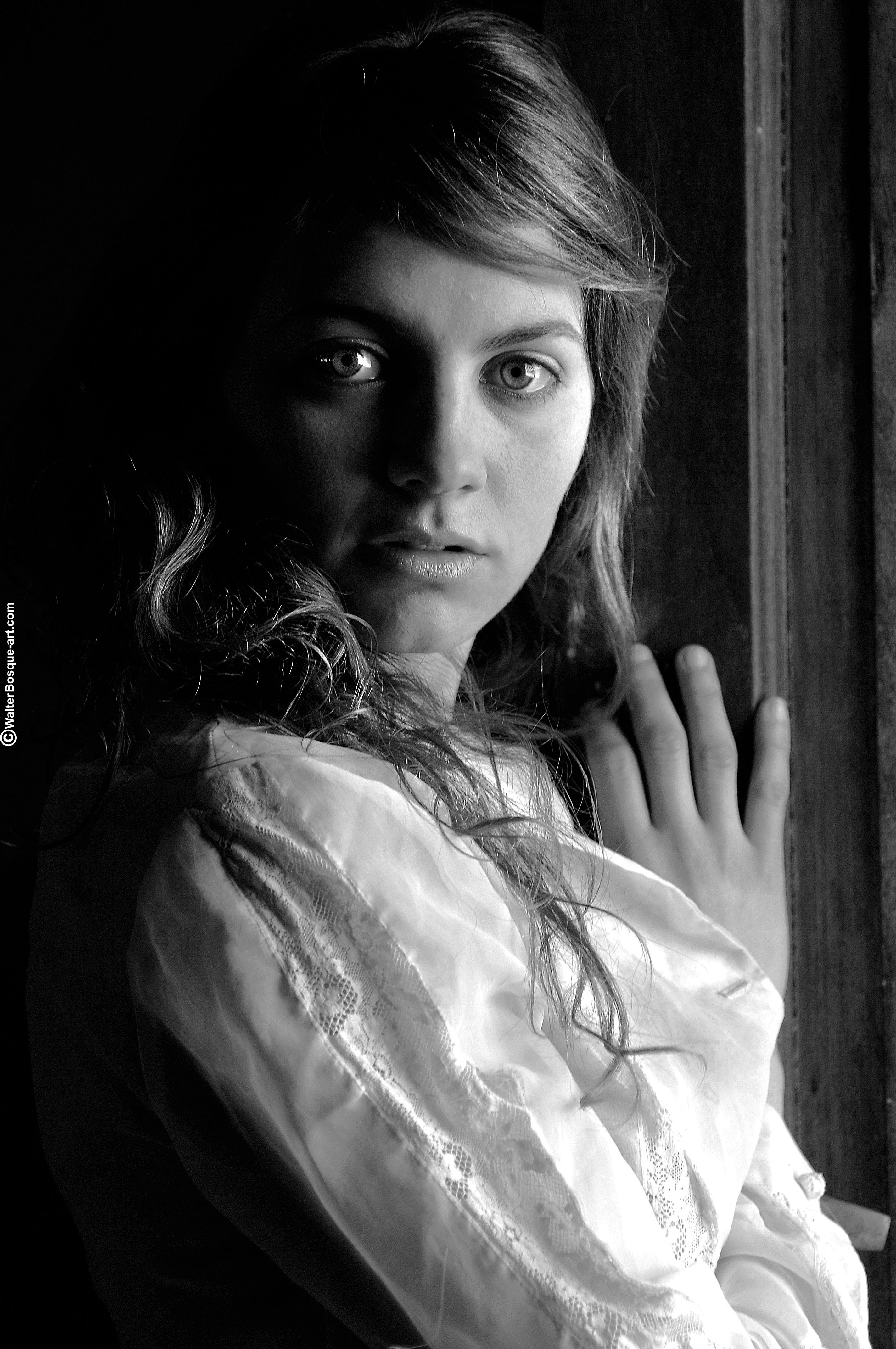 esmeralda_black_and_white_09.jpg