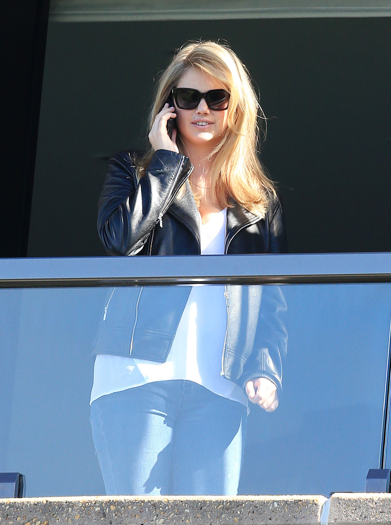 Kate_Upton_at_a_Hotel_in_Sydney_on_April_16009.jpg