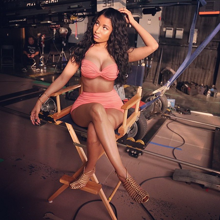 Nicki_Minaj_big_boobs_and_ass_in_lingerie_for_Myx_Fusions_Moscato_commercial_shoot_2014_May_16x_MQ_13.jpg