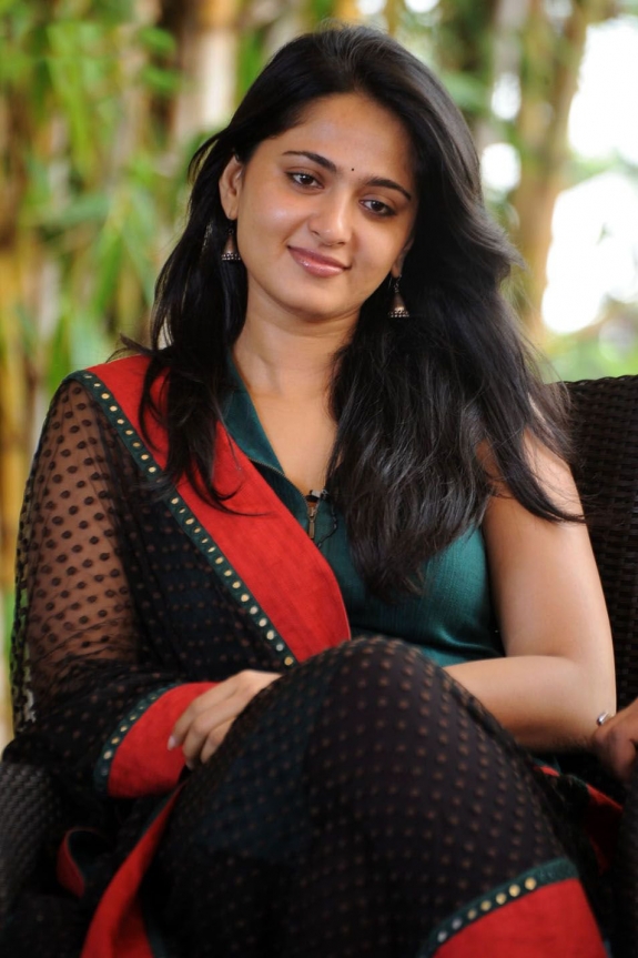 tamil-actress-anushka-shetty-cute-photo-gallery07.jpg