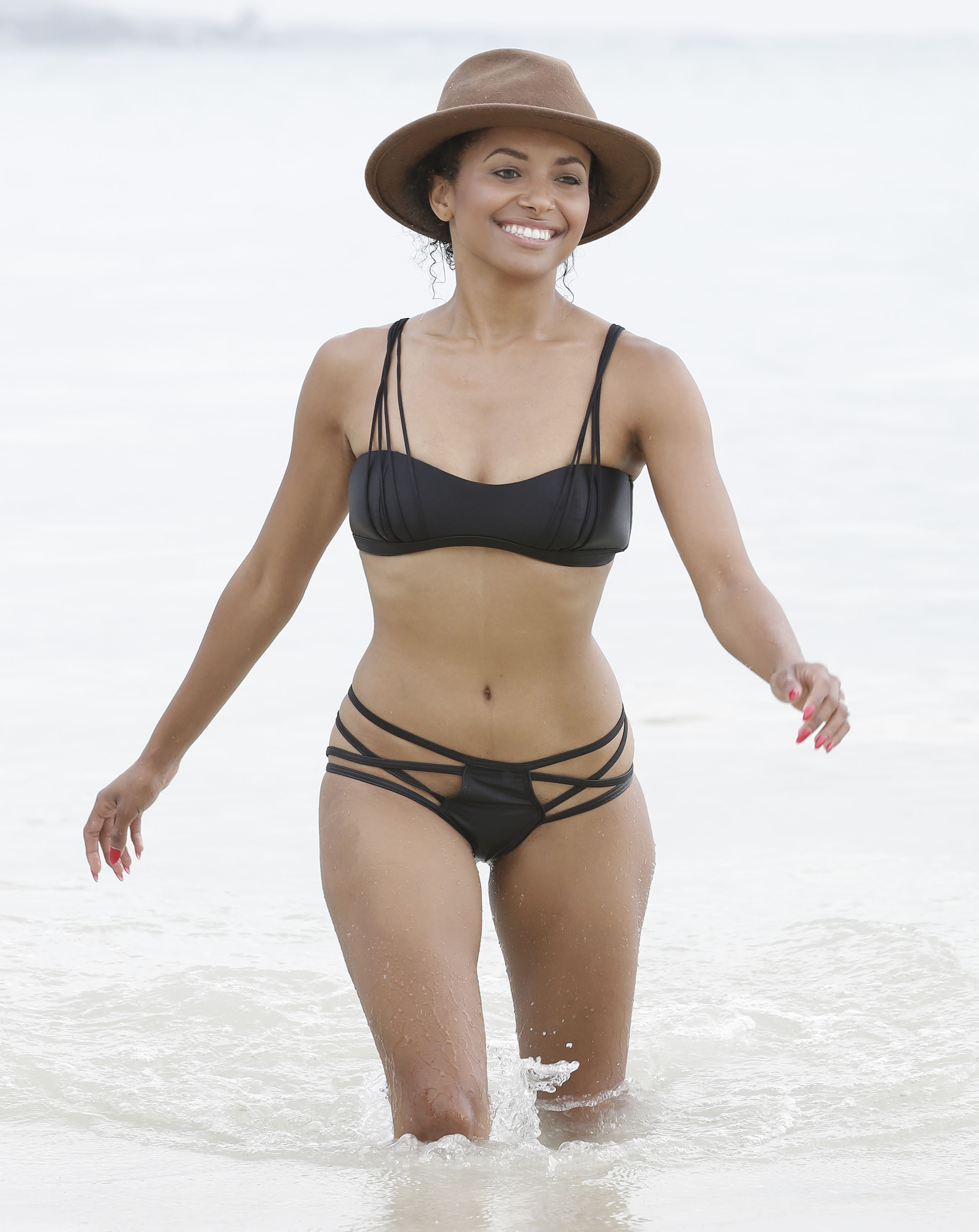 Kat_Graham_wearing_sexy_bikini_at_a_beach_in_Jamaica_10x_UHQ_9.jpg