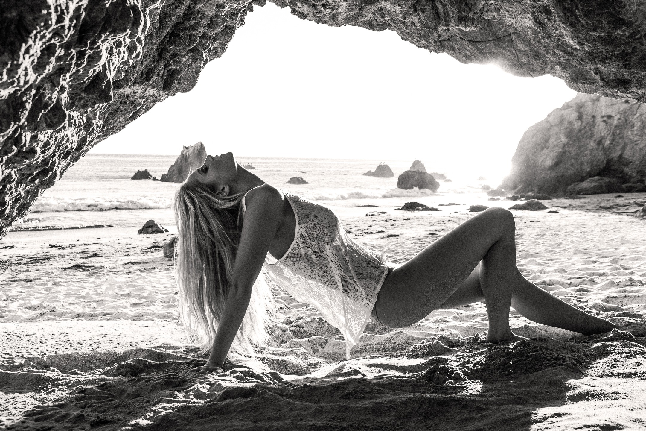 Genevieve_Morton_nude_GQ_South_Africa_2014_Issue_13x_MixQ_14.jpg