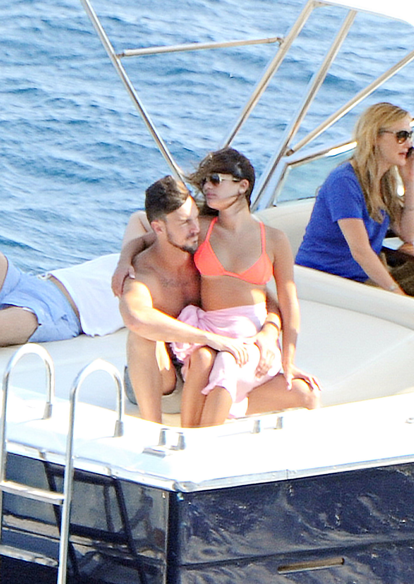 Lea_Michele_nipslip_wearing_hot_bikini_on_a_boat_in_Italy_27x_MixQ_31.jpg