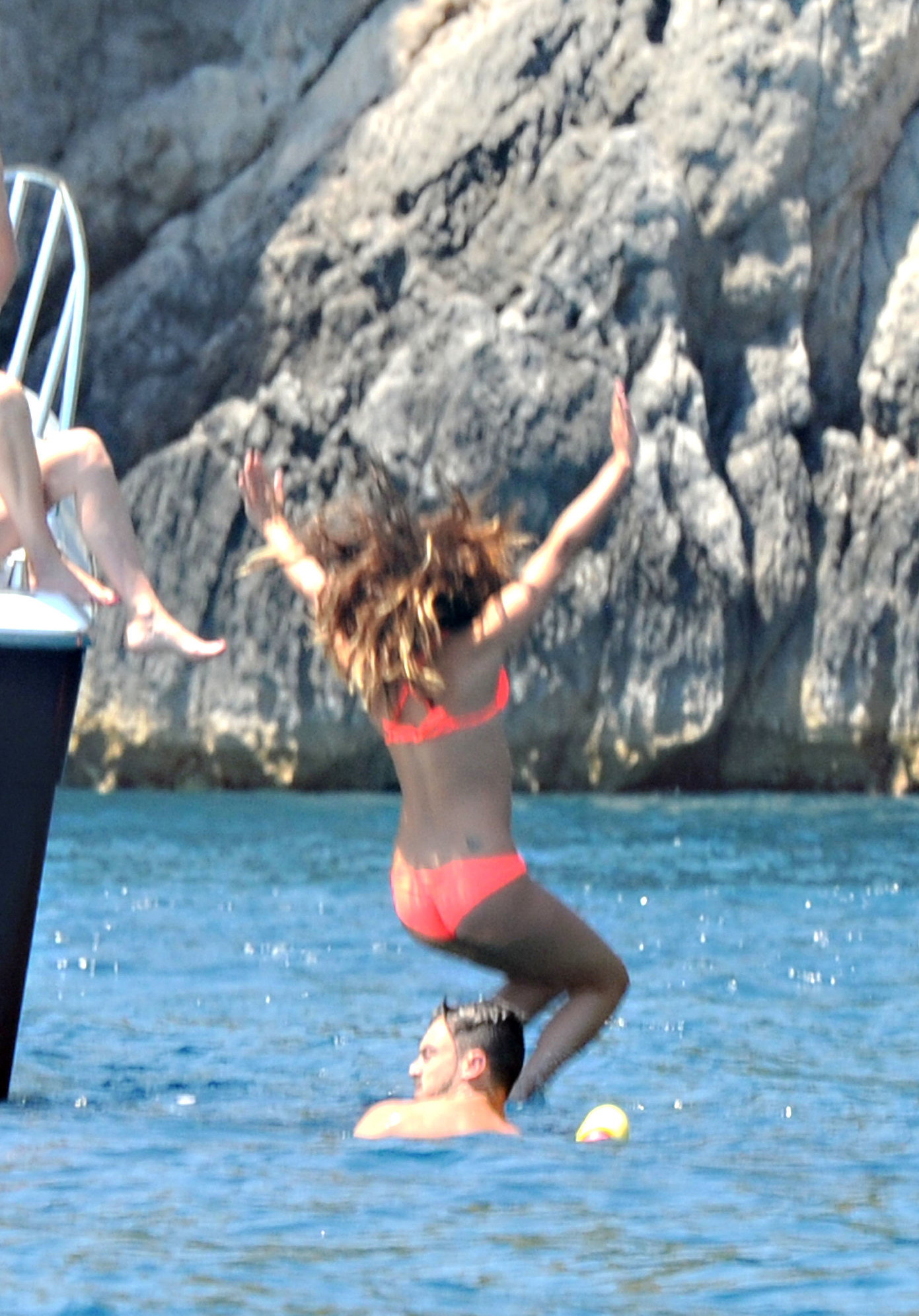 Lea_Michele_nipslip_wearing_hot_bikini_on_a_boat_in_Italy_27x_MixQ_27.jpg