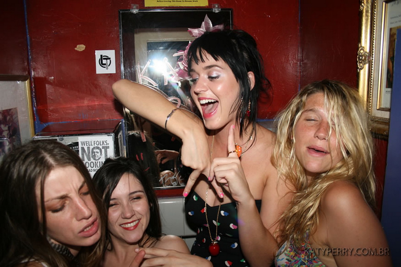 Katy_Perry_bobsslip_drunk_cleavage_downblouse_upskirt_nipslip_at_her_birthday_2007_party_99x_HQ_93.jpg