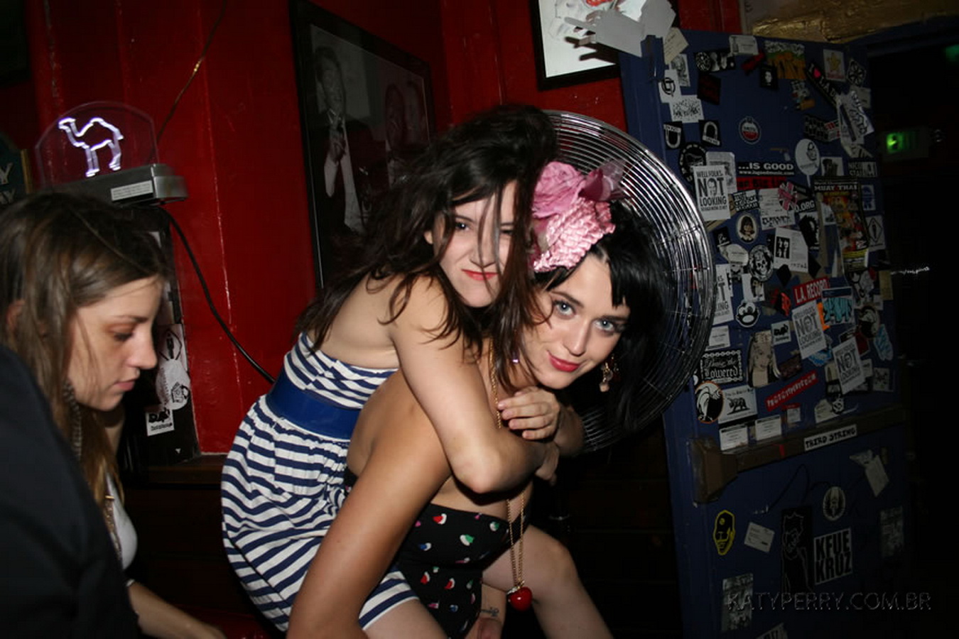 Katy_Perry_bobsslip_drunk_cleavage_downblouse_upskirt_nipslip_at_her_birthday_2007_party_99x_HQ_105.jpg