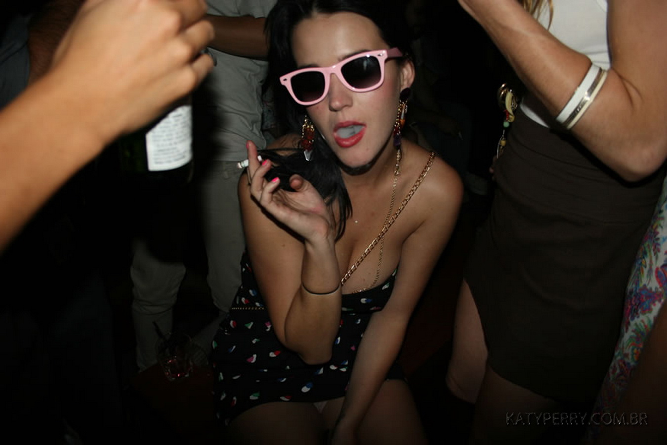 Katy_Perry_bobsslip_drunk_cleavage_downblouse_upskirt_nipslip_at_her_birthday_2007_party_99x_HQ_35.jpg