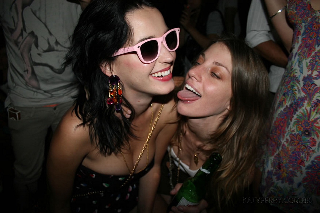 Katy_Perry_bobsslip_drunk_cleavage_downblouse_upskirt_nipslip_at_her_birthday_2007_party_99x_HQ_33.jpg