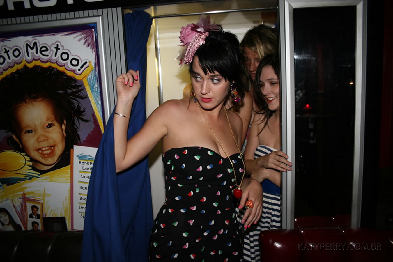Katy_Perry_bobsslip_drunk_cleavage_downblouse_upskirt_nipslip_at_her_birthday_2007_party_99x_HQ_98.jpg