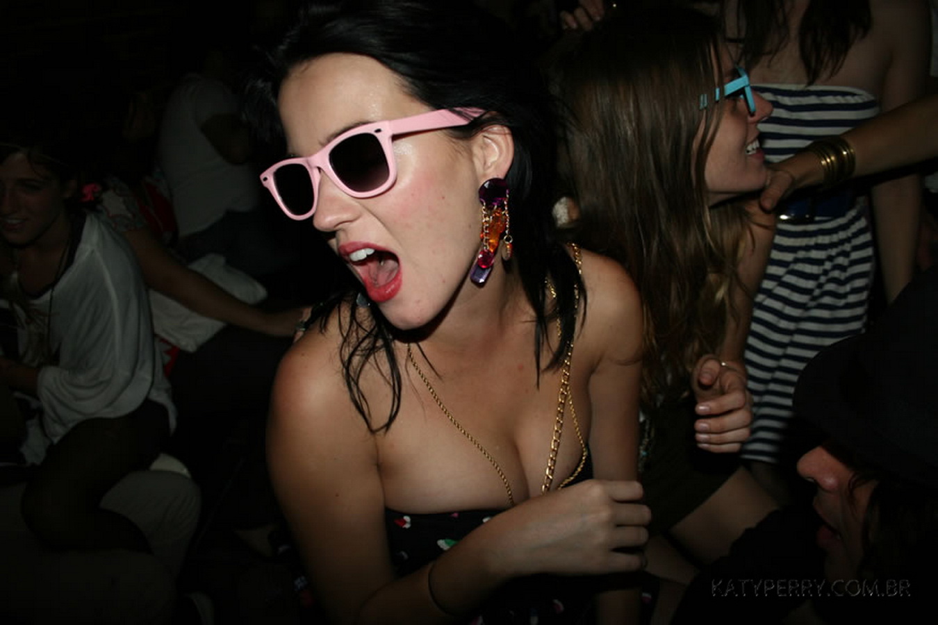 Katy_Perry_bobsslip_drunk_cleavage_downblouse_upskirt_nipslip_at_her_birthday_2007_party_99x_HQ_37.jpg