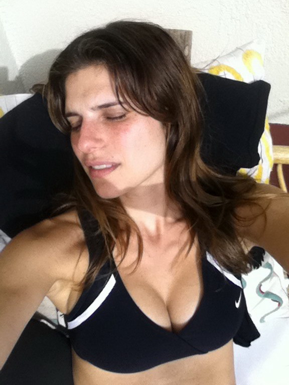 Lake_Bell_leaked_private_nude_photo_hacked_personal_naked_pics_24x_MixQ_14.jpg
