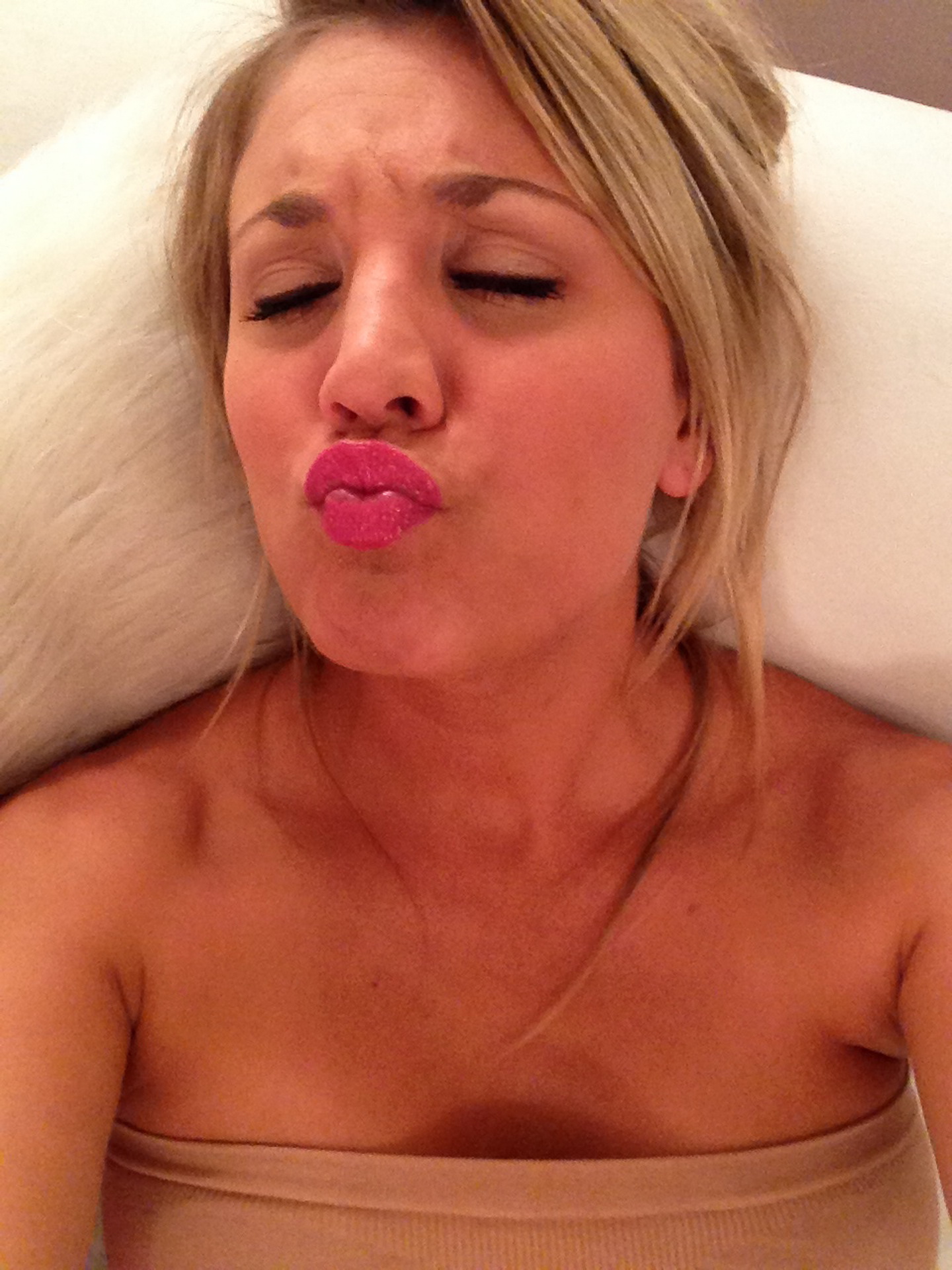 Kaley_Cuoco_leaked_private_nude_photo_and_video_hacked_personal_naked_pics_46x_MixQ_21.JPG