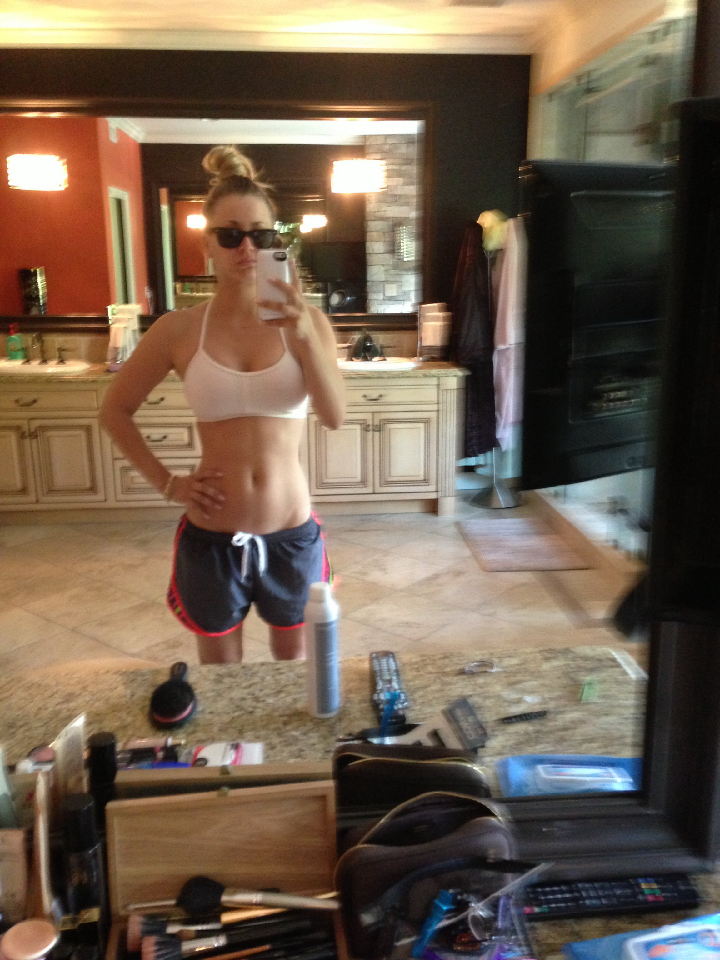 Kaley_Cuoco_leaked_private_nude_photo_and_video_hacked_personal_naked_pics_46x_MixQ_18.JPG