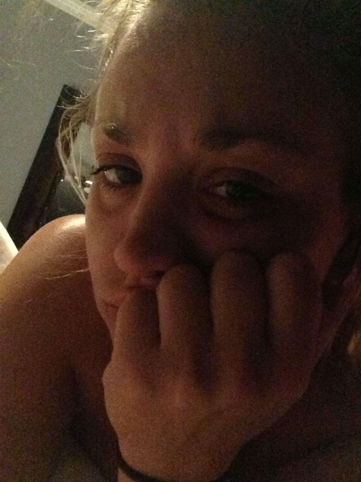 Kaley_Cuoco_leaked_private_nude_photo_and_video_hacked_personal_naked_pics_46x_MixQ_28.jpg