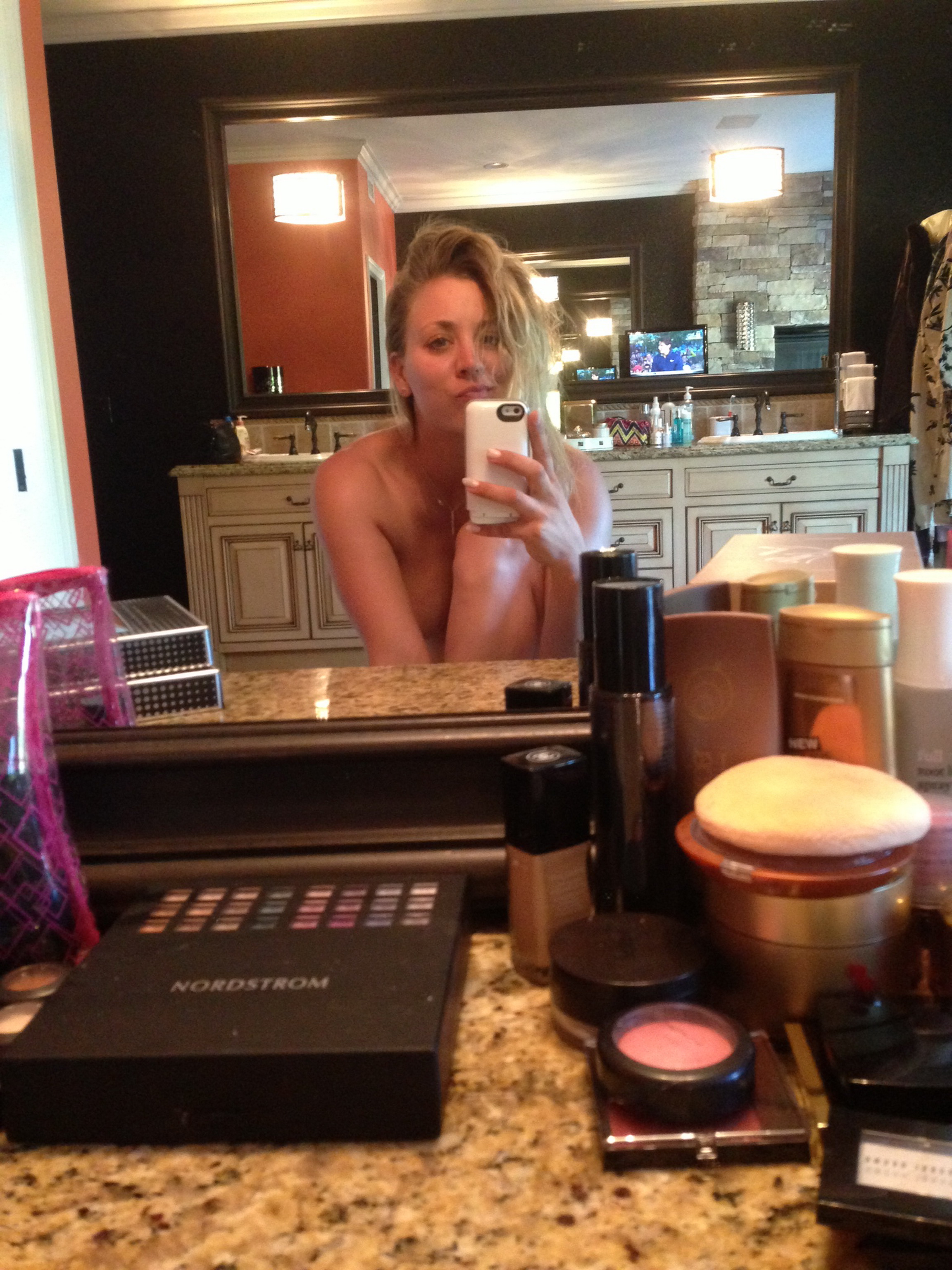 Kaley_Cuoco_leaked_private_nude_photo_and_video_hacked_personal_naked_pics_46x_MixQ_16.JPG