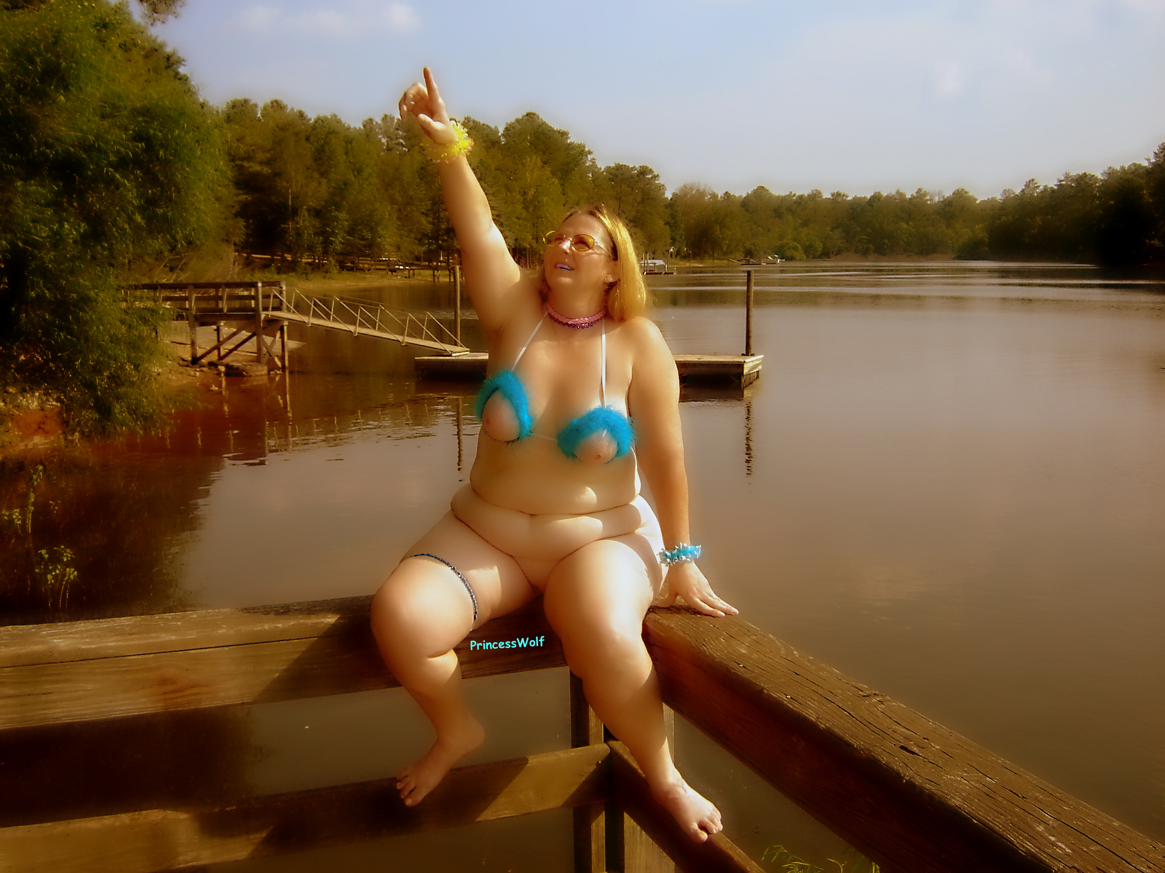 PrincessWolf_Nude_Public_Lake_1.jpg