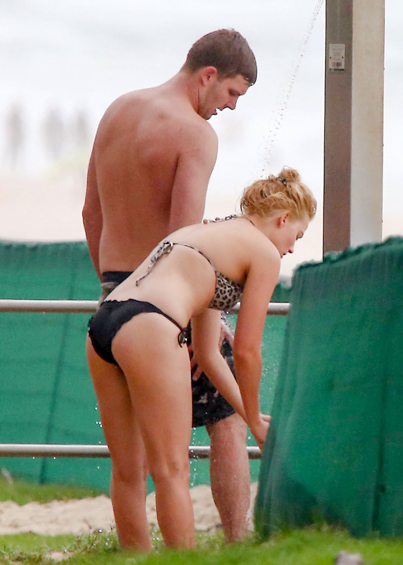Margot_Robbie_wearing_sexy_bikini_at_a_beach_in_Byron_Bay_79x_HQ_9.jpg
