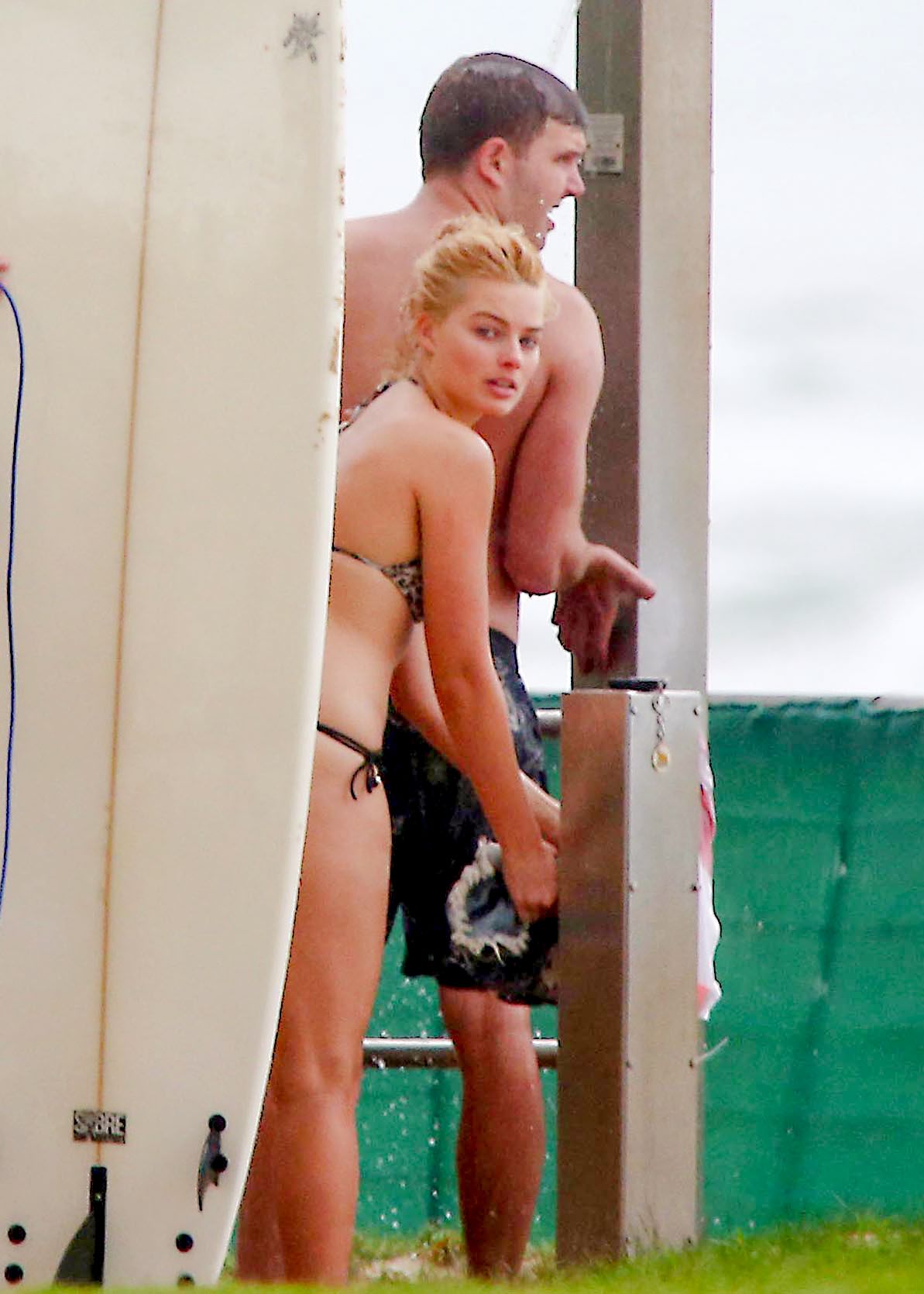 Margot_Robbie_wearing_sexy_bikini_at_a_beach_in_Byron_Bay_79x_HQ_47.jpg