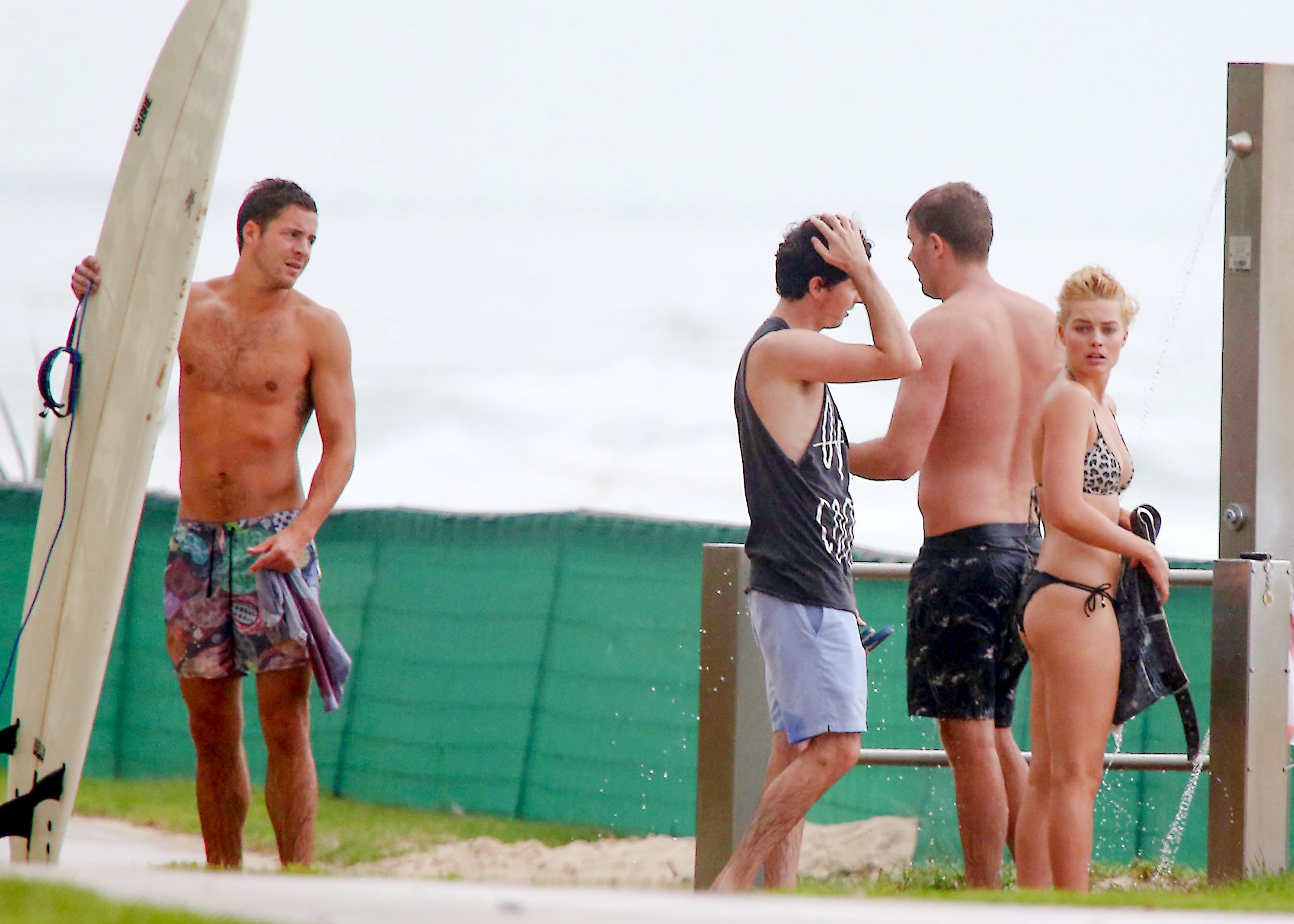 Margot_Robbie_wearing_sexy_bikini_at_a_beach_in_Byron_Bay_79x_HQ_66.jpg