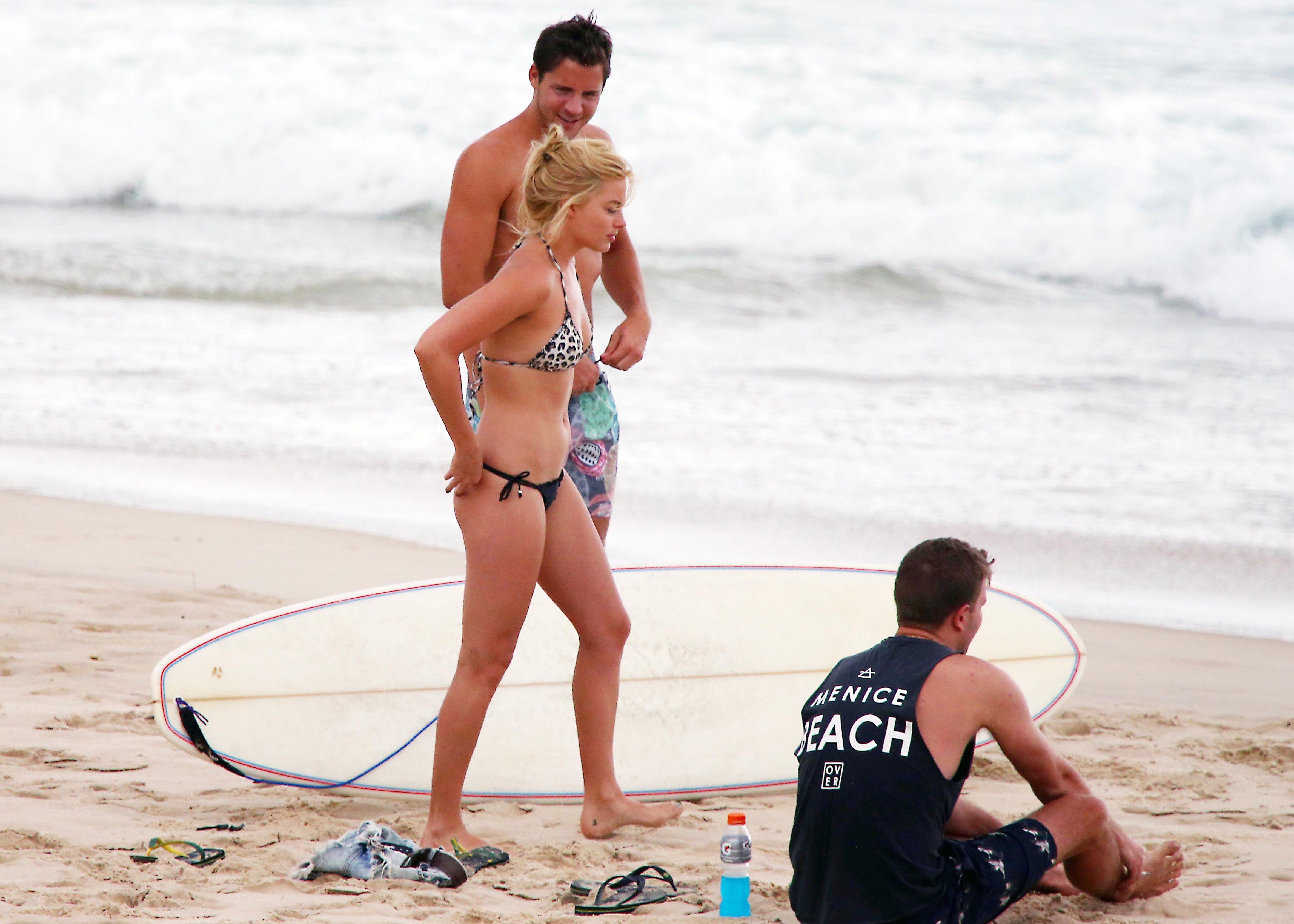 Margot_Robbie_wearing_sexy_bikini_at_a_beach_in_Byron_Bay_79x_HQ_65.jpg