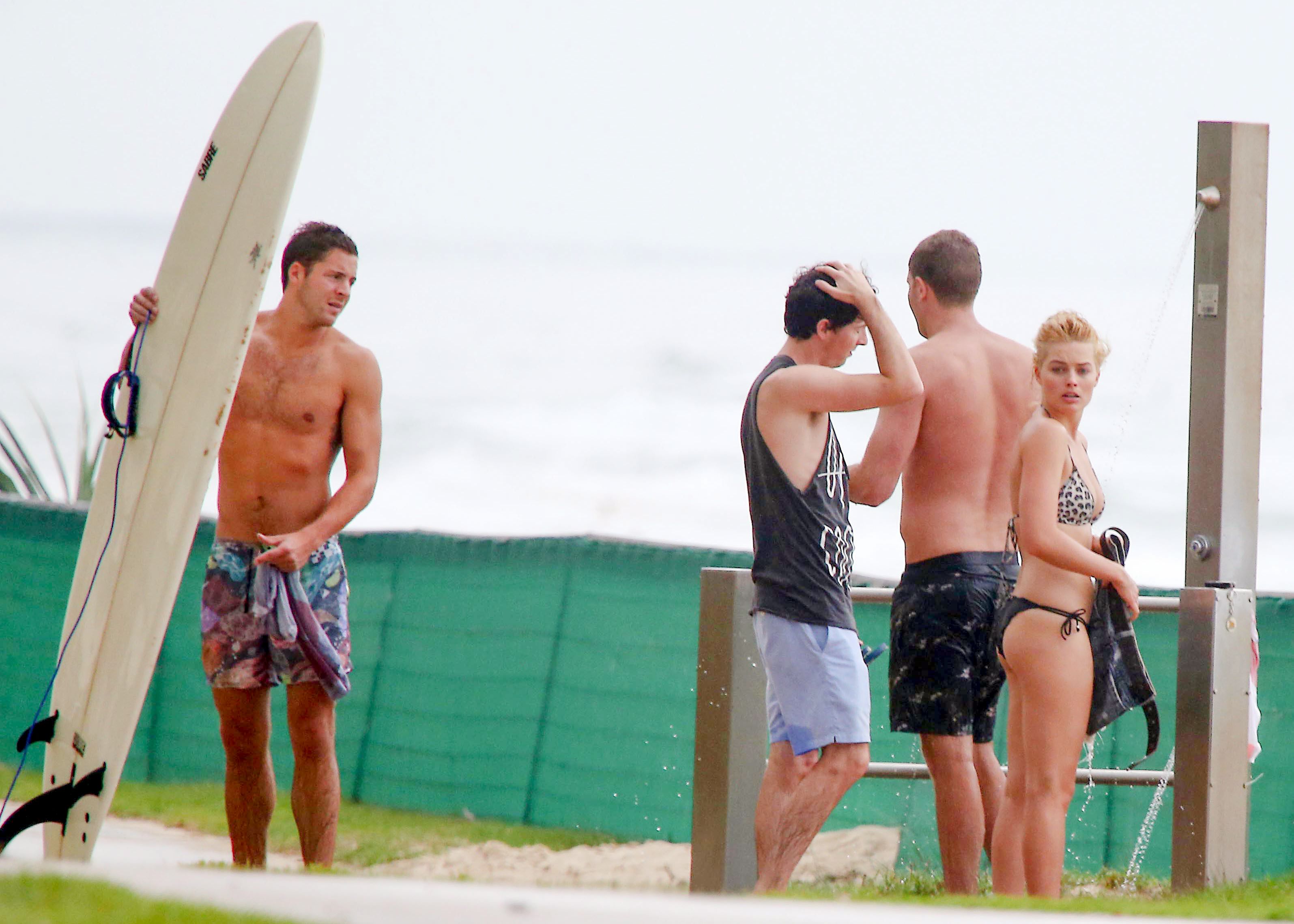Margot_Robbie_wearing_sexy_bikini_at_a_beach_in_Byron_Bay_79x_HQ_82.jpg