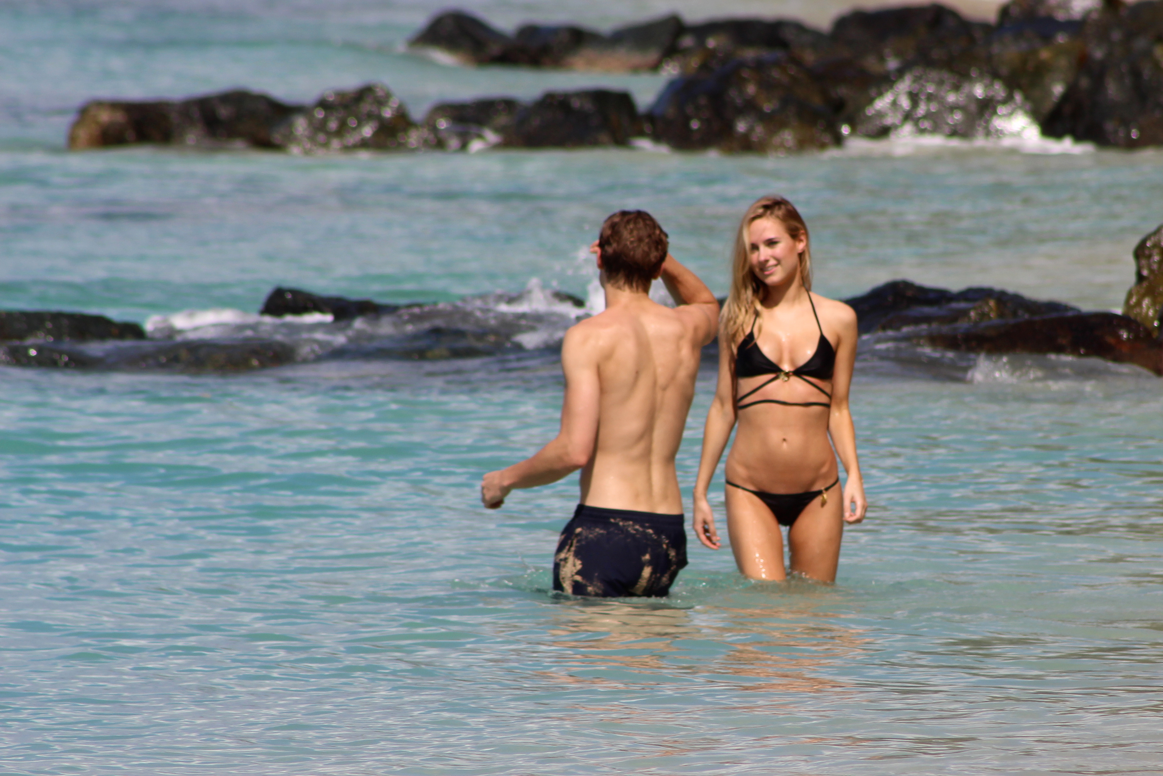 Kimberley_Garner_wearing_sexy_bikini_on_the_beach_in_Barbados_39x_HQ_33.jpg